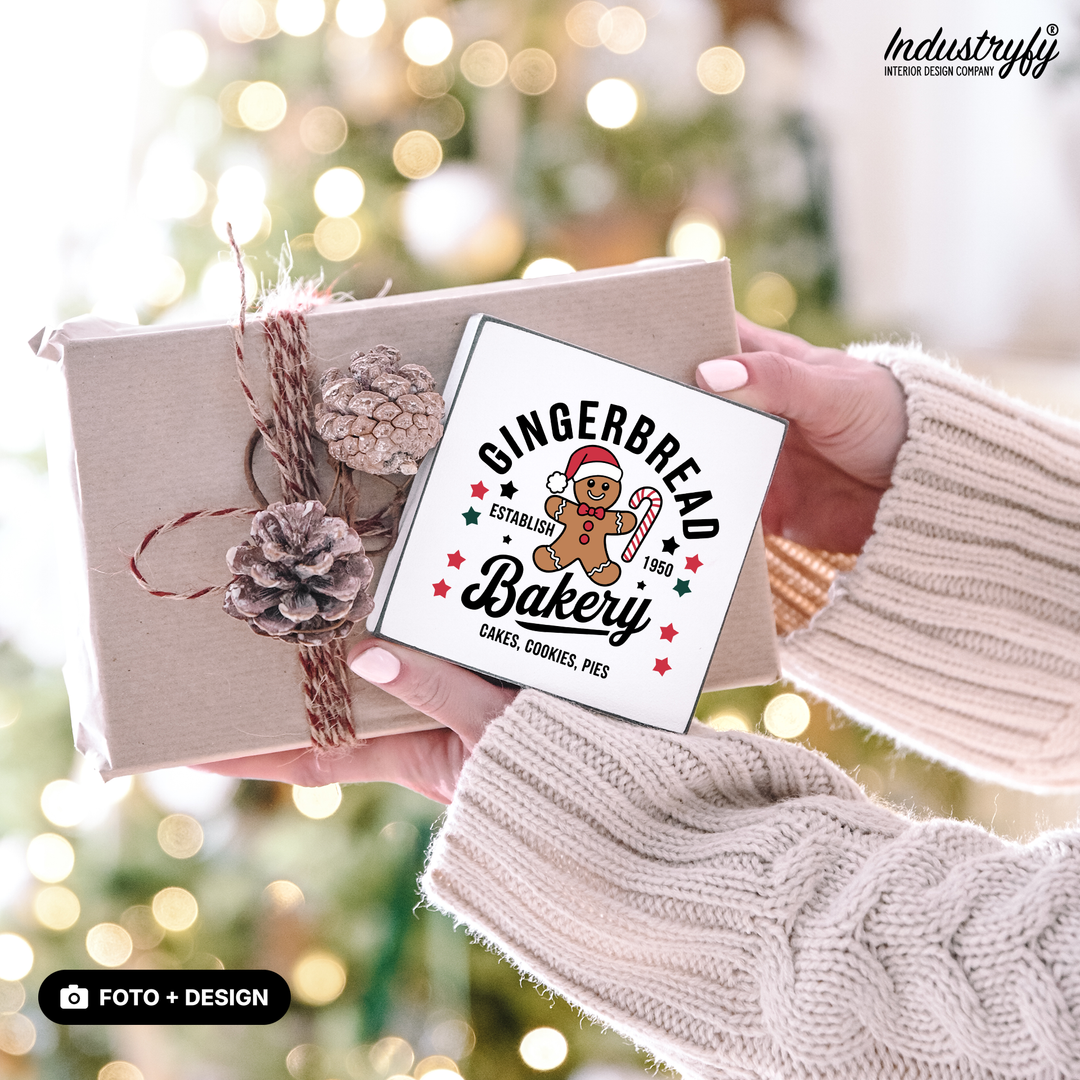 Miniblock Gingerbread Bakery, Lebkuchen Holzschild als Geschenkanhänger von Industryfy