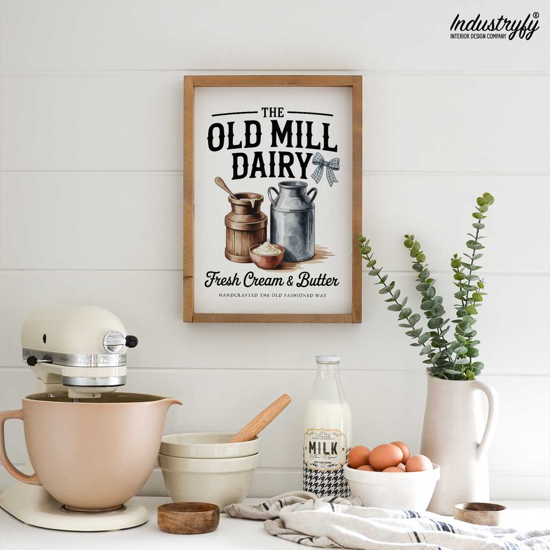 Landhaus Schild The Old Mill Dairy im Vollholzrahmen, Farmhouse Küchendeko mit Butterfass und Milchkanne
