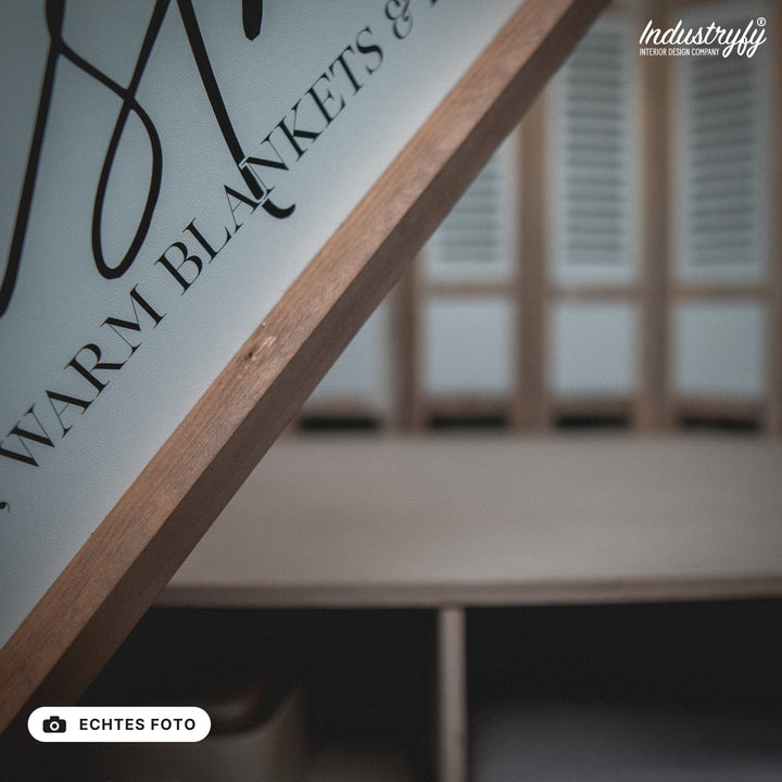 B-Ware Landhaus Schild Farmhouse Christmas, Detailansicht Holzrahmen, echtes Foto von Industryfy