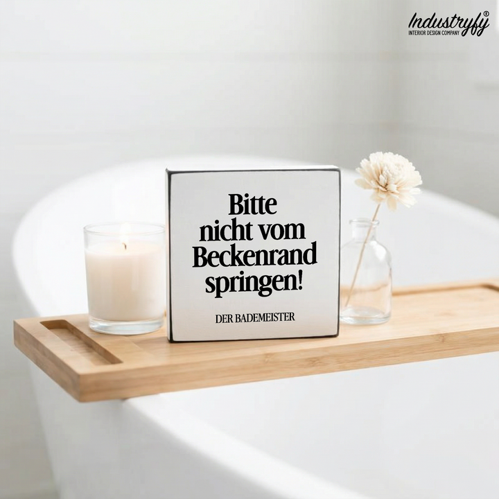 Holzschild Bitte nicht vom Beckenrand springen No2 – Miniblock Nahaufnahme von Industryfy