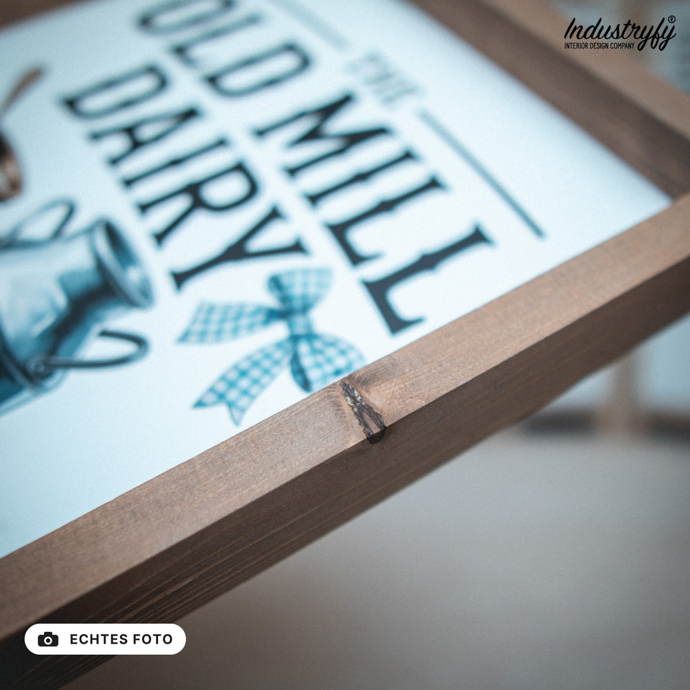 B-Ware Landhaus Schild The Old Mill Dairy, Detailansicht Holzrahmen, echtes Foto von Industryfy