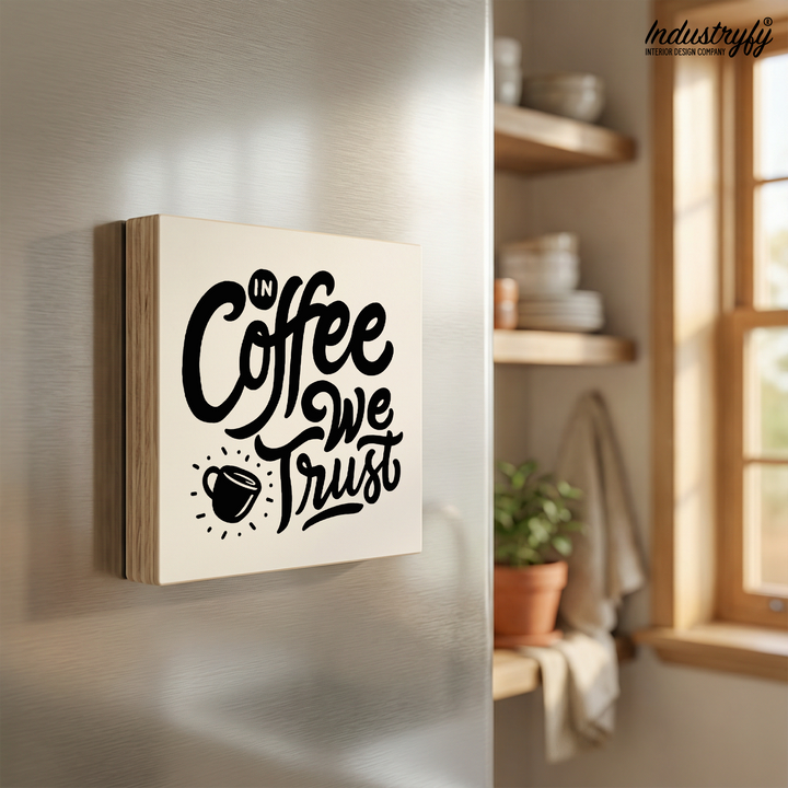 Holz Kühlschrankmagnet In Coffee we trust – Kaffee Deko Magnet handgefertigt im Saarland
