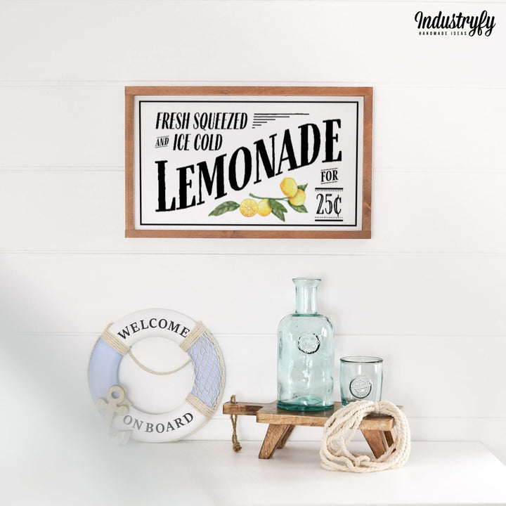 Landhaus Schild | Fresh squeezed lemonade
