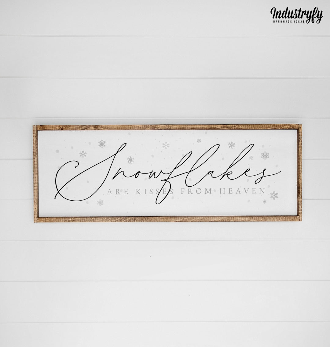 Landhaus Schild | Snowflakes are kisses from heaven
