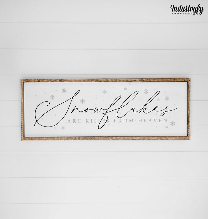 Landhaus Schild | Snowflakes are kisses from heaven